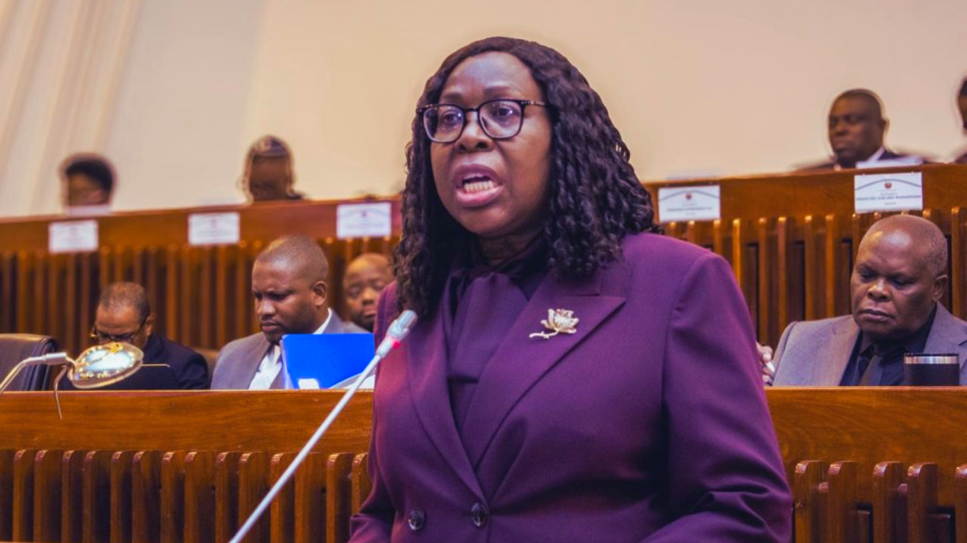 Primeira-Ministra Pede ao FNDS Ações Concretas para Erradicar a Fome em Moçambique
