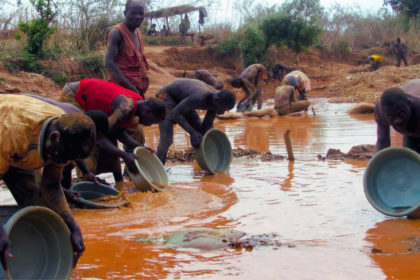 Moçambique Autoriza Retoma de 30 Empresas Mineiras Suspensas em Manica