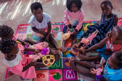 Redução do Financiamento Global Compromete a Proteção Infantil em Moçambique