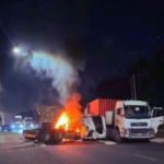 Dois Camiões Colidem e Pegam Fogo na EN4 na Zona da Texlom na Matola