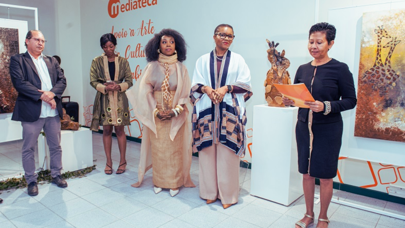Mediateca do BCI Acolhe Exposição “Pegadas do Barro” da Ceramista Ilda Semedo